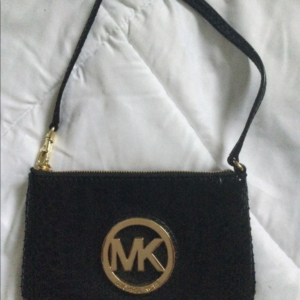 Michael Kors patent leather wristlet